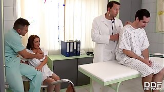 Clinic threesome with Milf Doc Dominica Phoenix leads close by emulate penetration