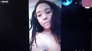 Actriz porno milf española se folla a un fan por webcam (VOL I). Esta madurita sabe sacar bien depress leche a distancia.